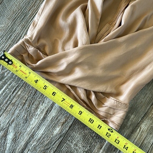 EXPRÉSS BEAUTIFUL TAN BLOUSE OPEN CHEST, XXS - Picture 10 of 12